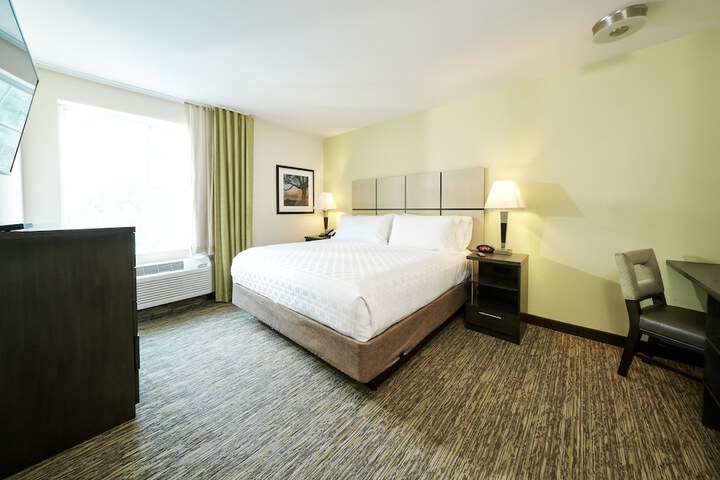 1 Queen Studio Suite (7 of 10)