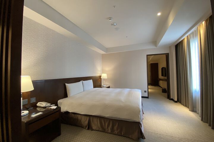 Room 12 of 124