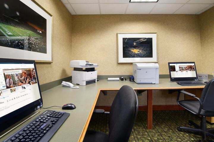 Business Center 104 of 112