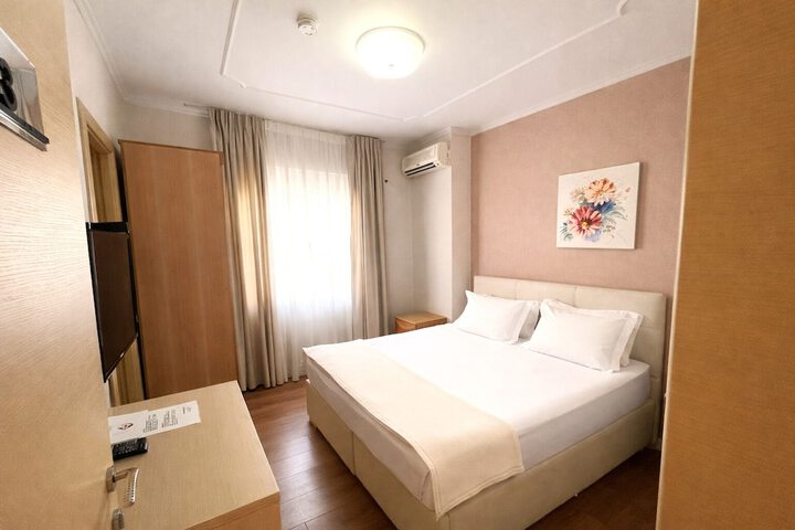 Room 44 of 85
