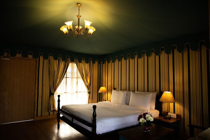 Room 13 of 103