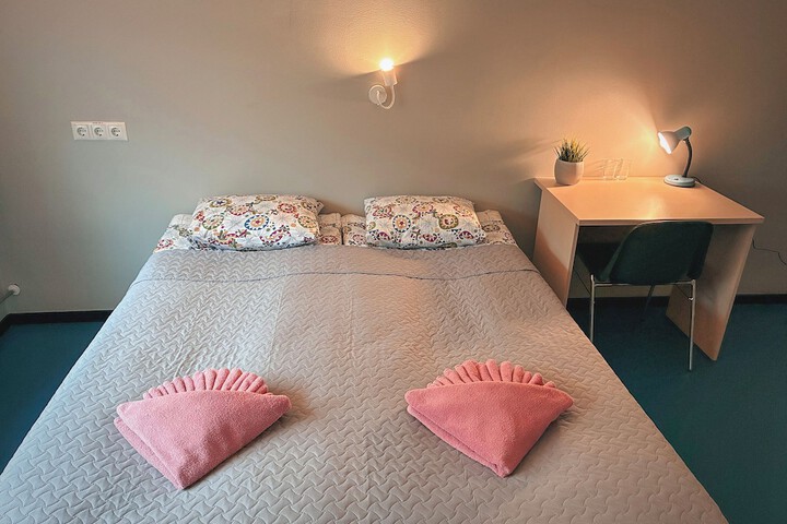 Room 13 of 26