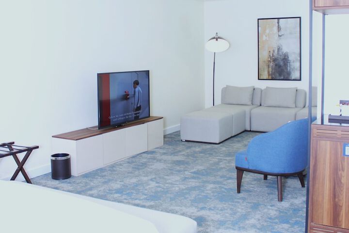 Room 32 of 64