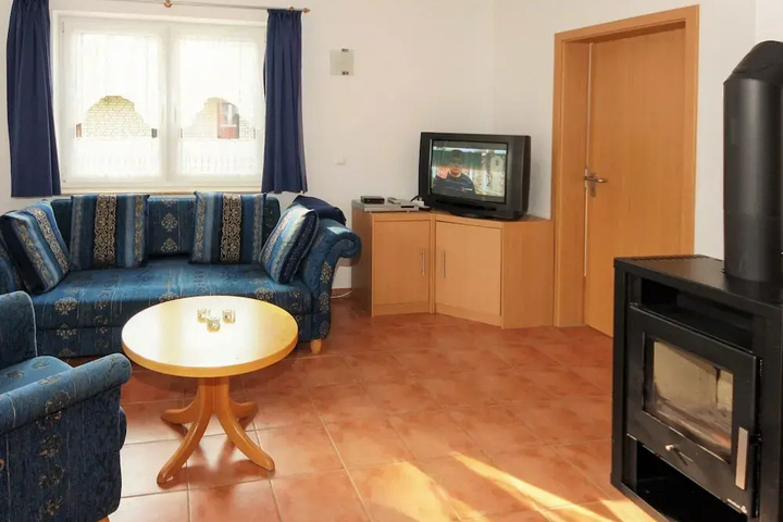 Room 3 of 16