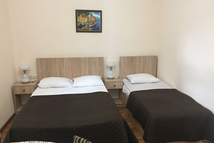 Room 15 of 19