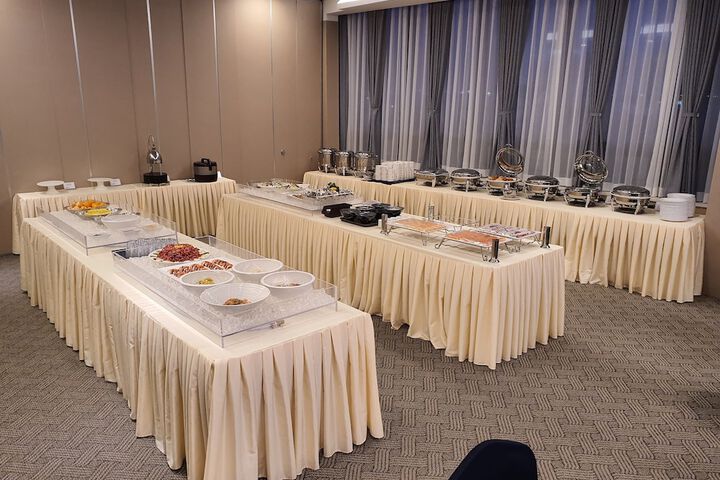 Ballroom/Hall 68 of 84