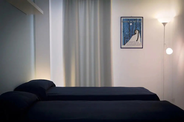 Room 4 of 15