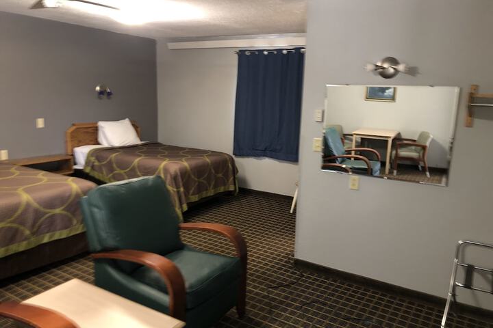 Room 12 of 33