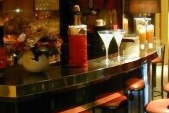 Lounge 127 of 143