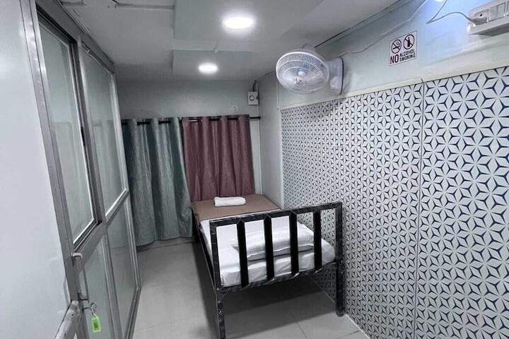 Room 5 of 31