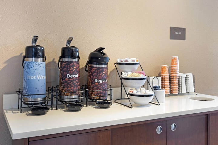 Breakfast/Coffee Service 33 of 44