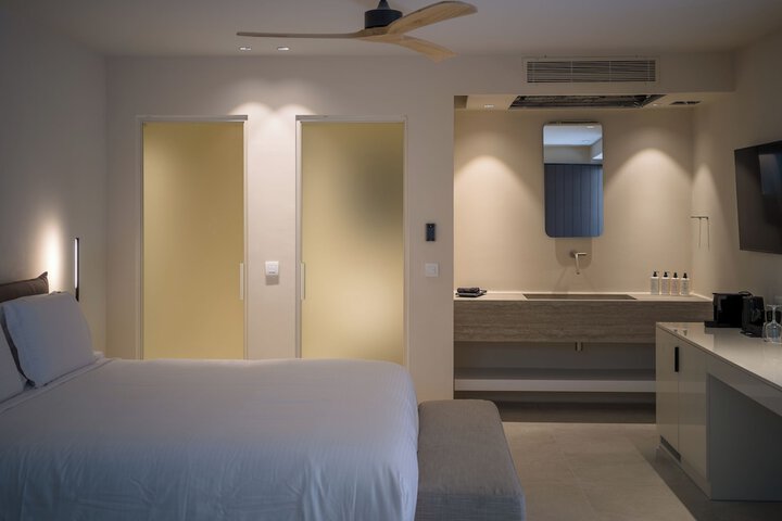 Room 8 of 44