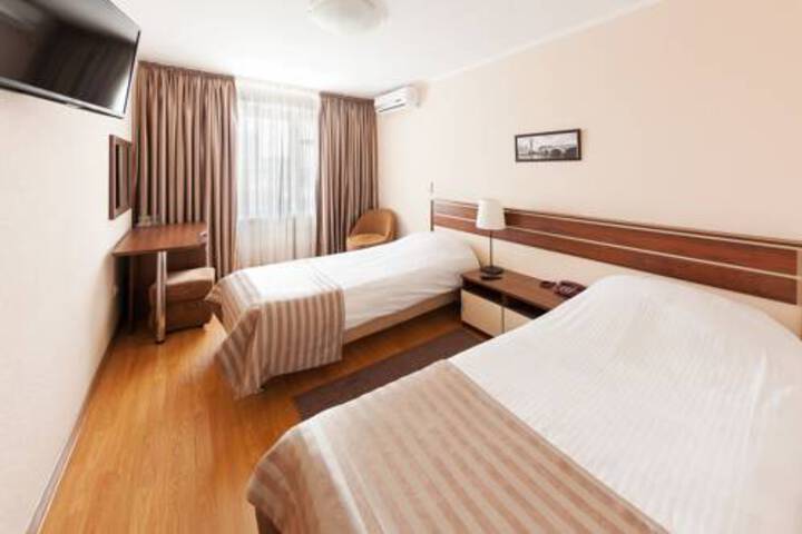 Room 1 of 7