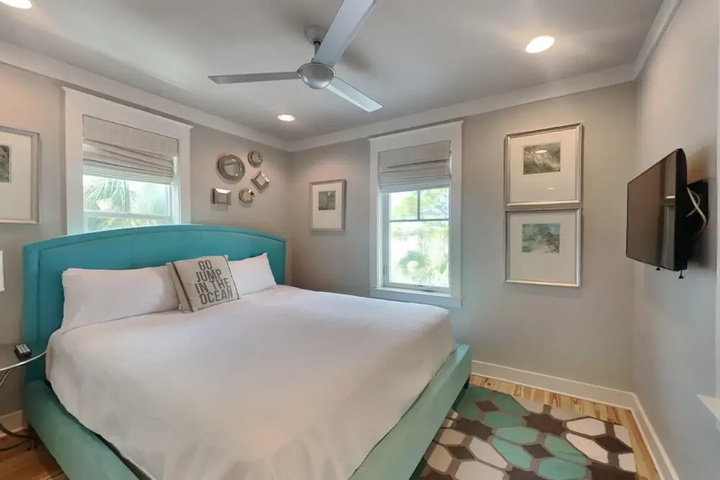 Room 4 of 20