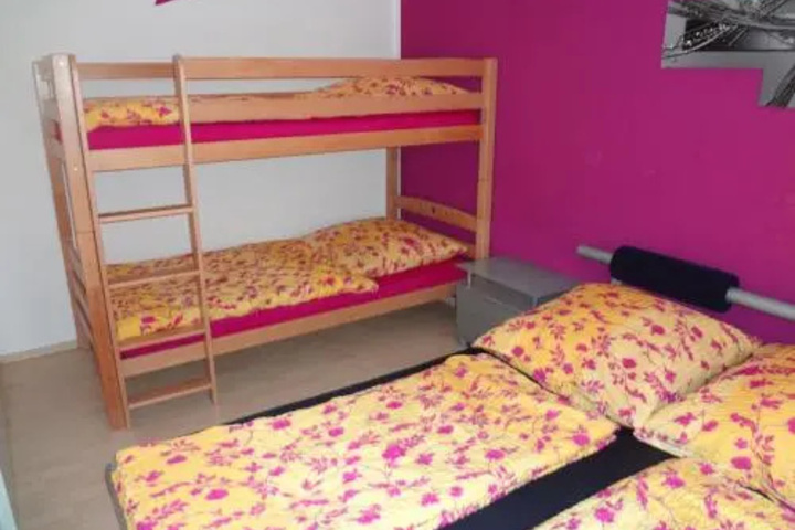 Room 4 of 14