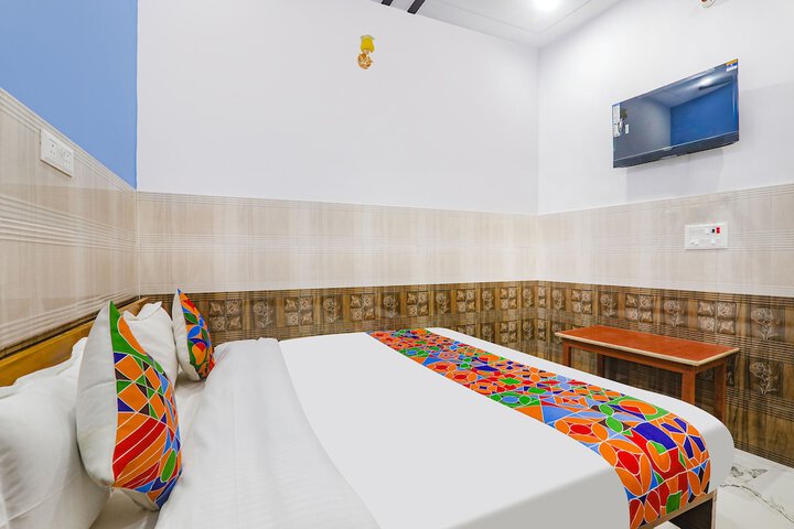 Room 12 of 25