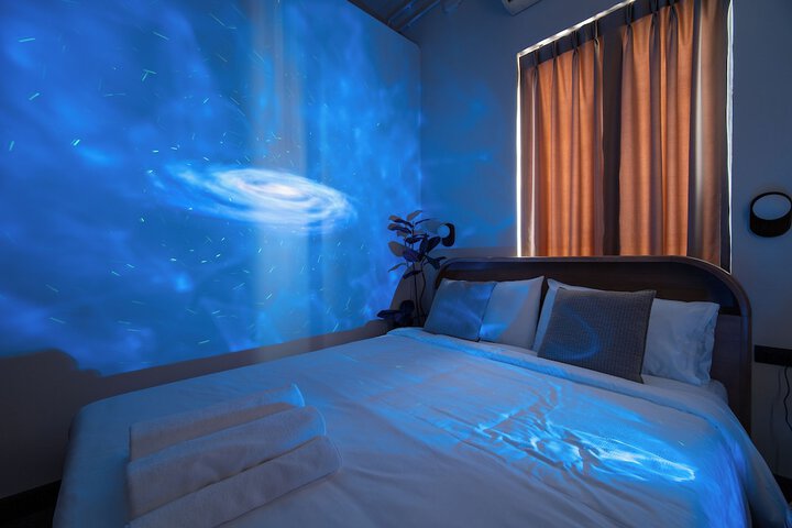 Room 18 of 97