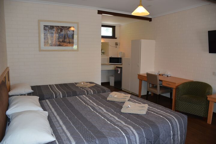 Room 14 of 83