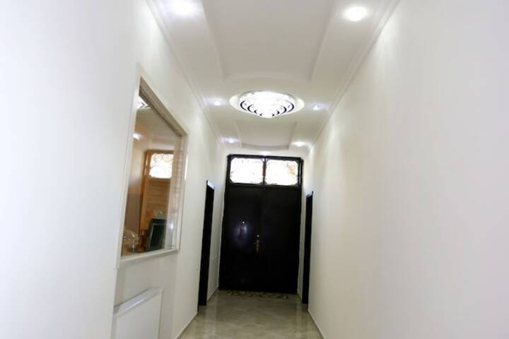 Ballroom/Hall 32 of 34