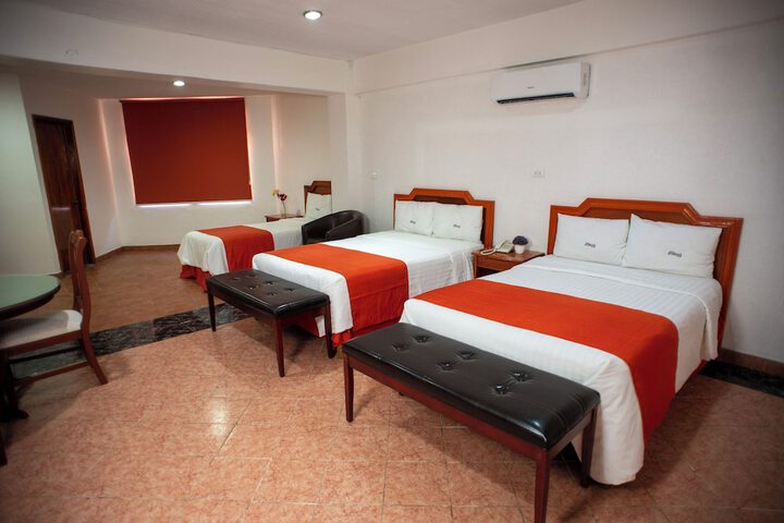 Room 9 of 34