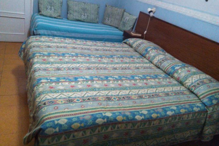 Room 4 of 16