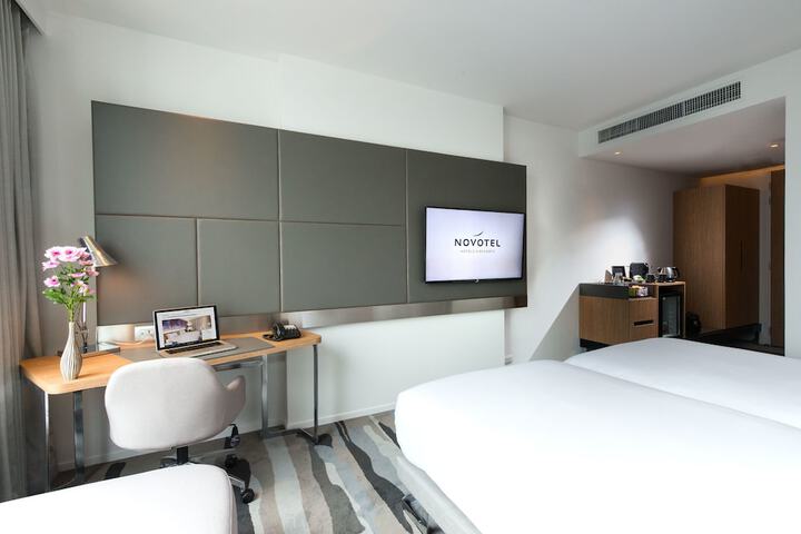 Room 4 of 59