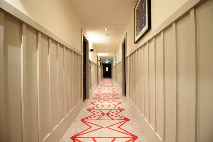 Ballroom/Hall 37 of 47
