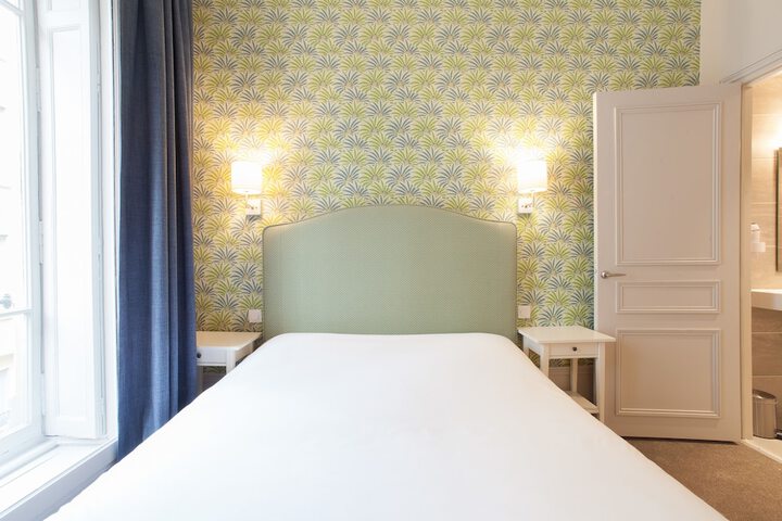 Room 3 of 61