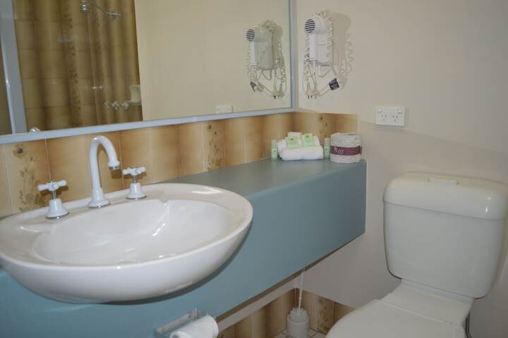 Room 6 of 35