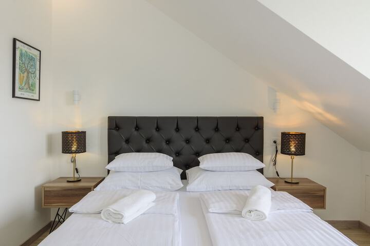 Room 10 of 23