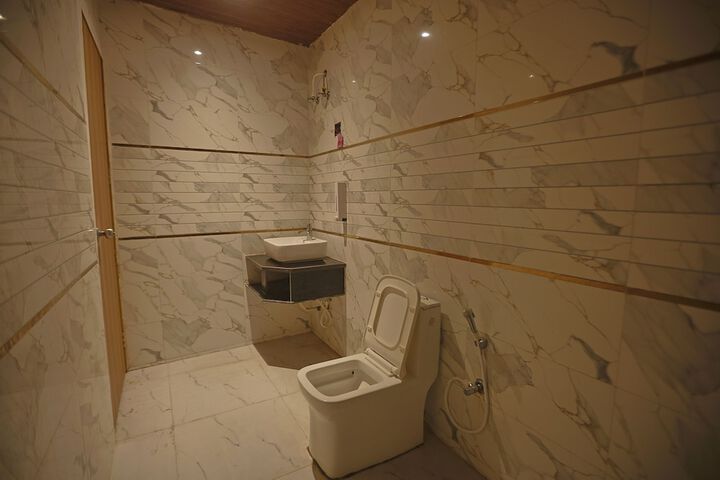 Room 16 of 22