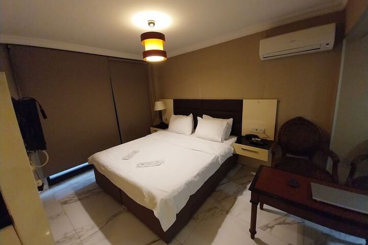 Room 2 of 26