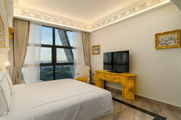Room 72 of 195
