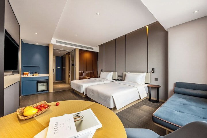 Room 15 of 38