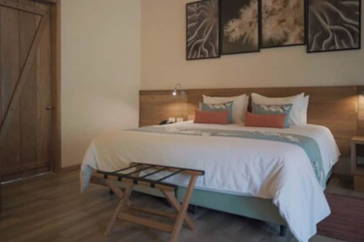 Room 6 of 49
