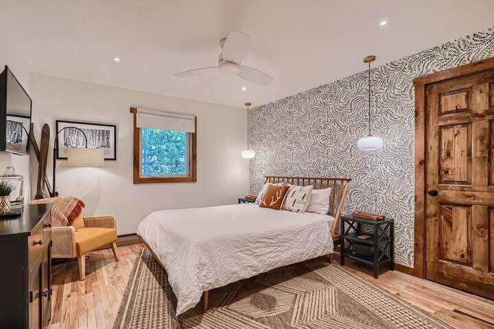 Room 3 of 41