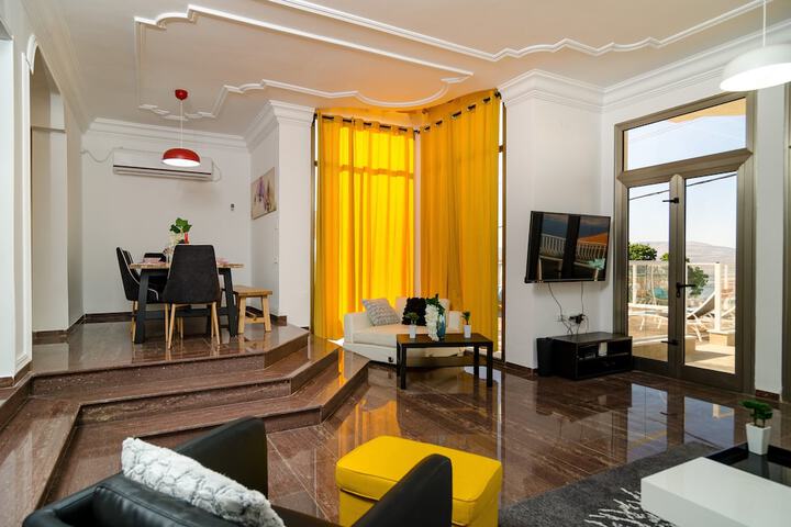 Room 21 of 53