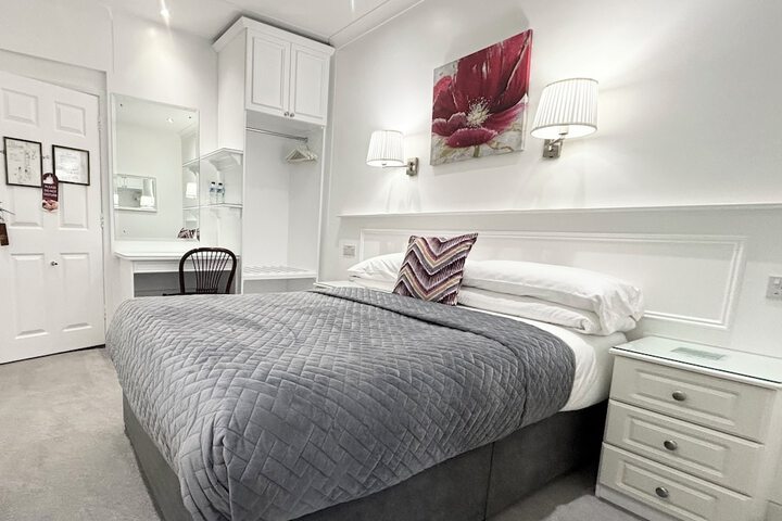 Room 43 of 66