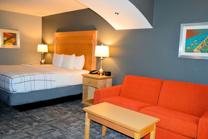 1 King Bed (7 of 12)