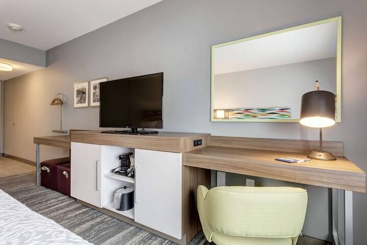 2 Queen Beds Hearing Accessible (5 of 7)