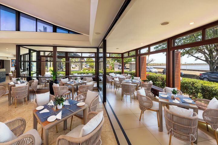 Dining Photos