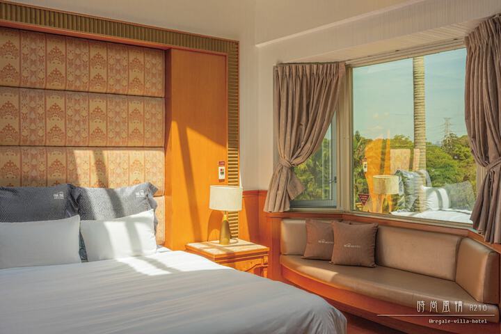 Room 8 of 263