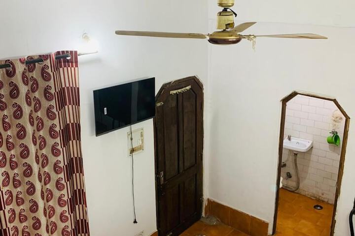 Room 48 of 60
