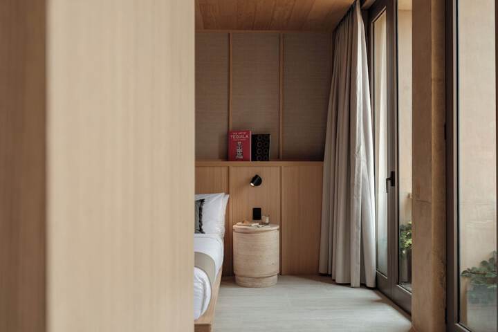 Room 12 of 62