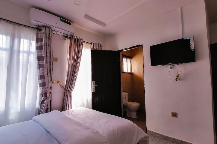Room 6 of 20