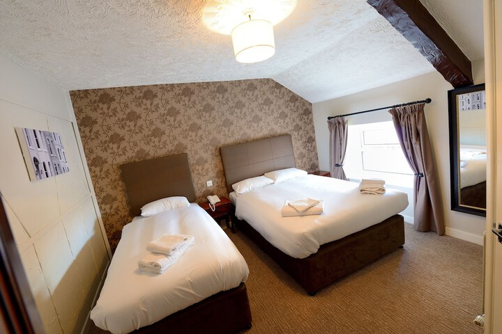 Room 7 of 15