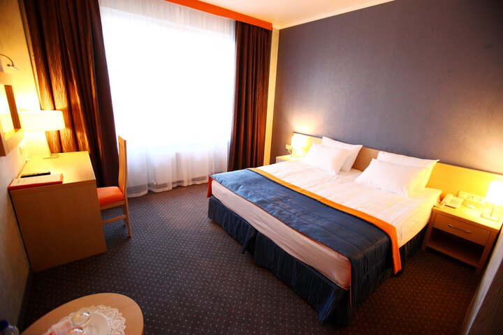 Room 7 of 36