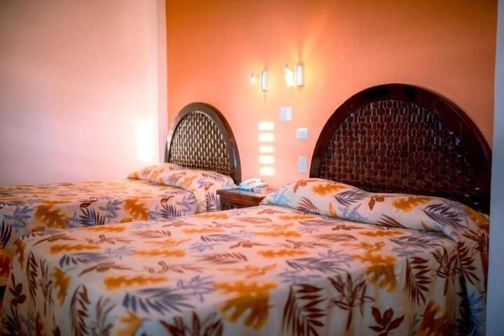 Room 4 of 17