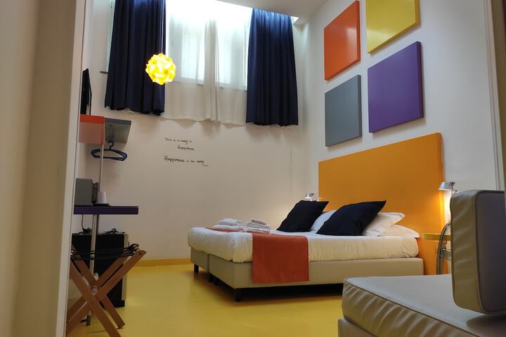Room 34 of 144