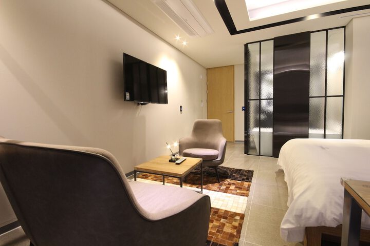 Room 12 of 59